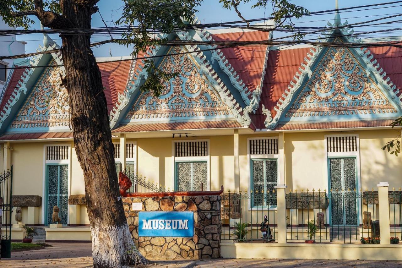 Royal Hotel Battambang Exterior foto