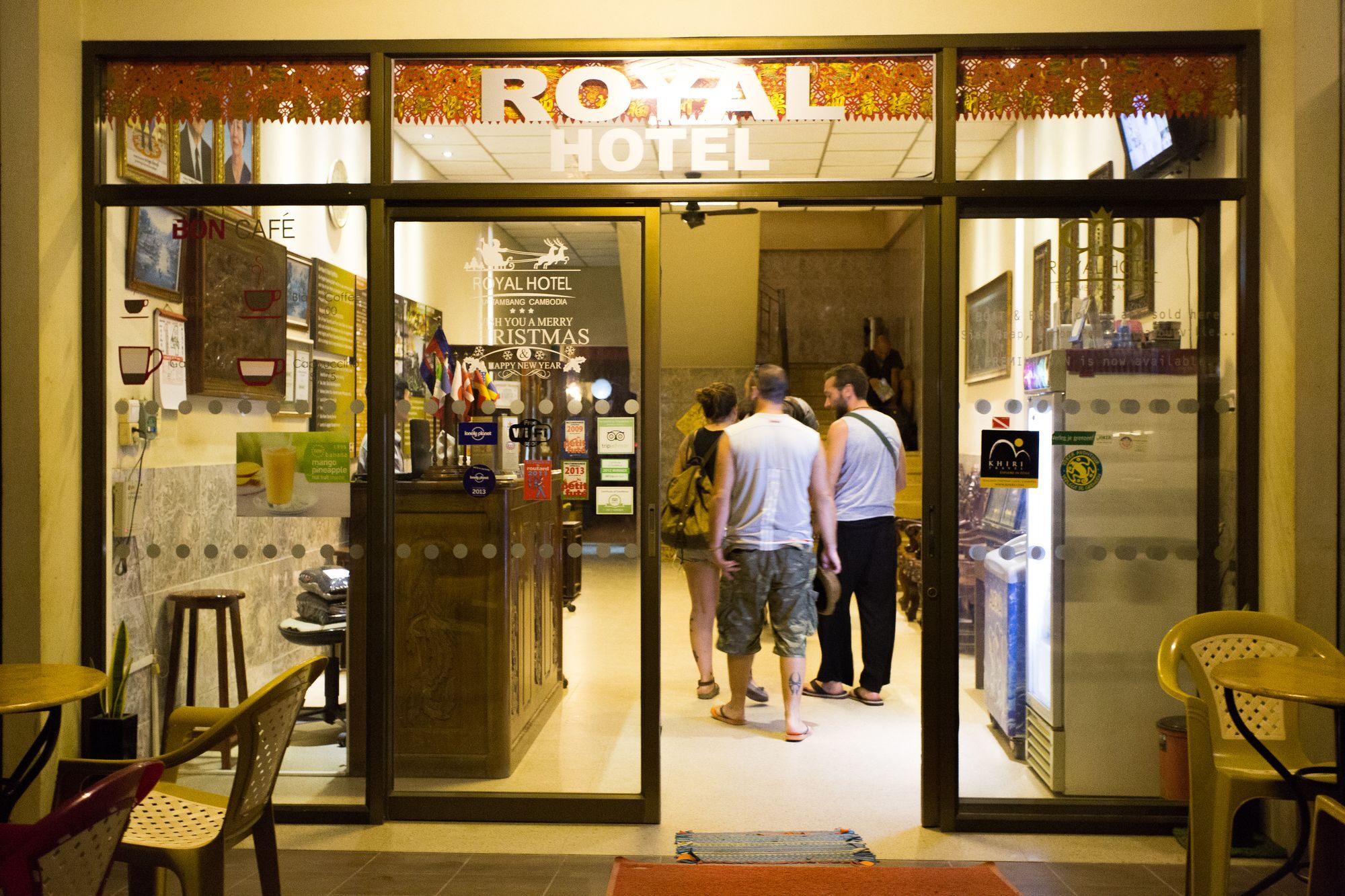 Royal Hotel Battambang Exterior foto