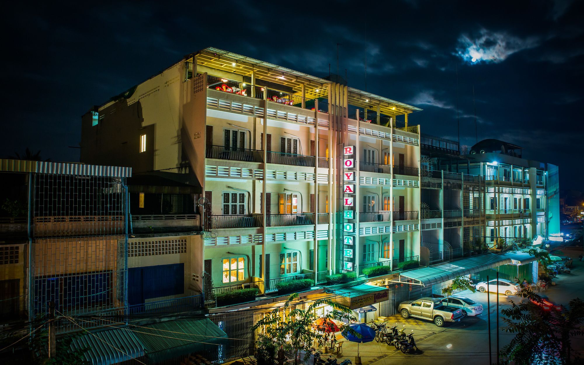 Royal Hotel Battambang Exterior foto